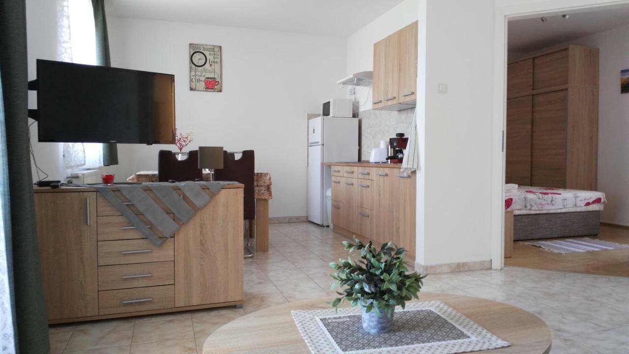 Modor Apartman Alsópáhok Eksteriør bilde
